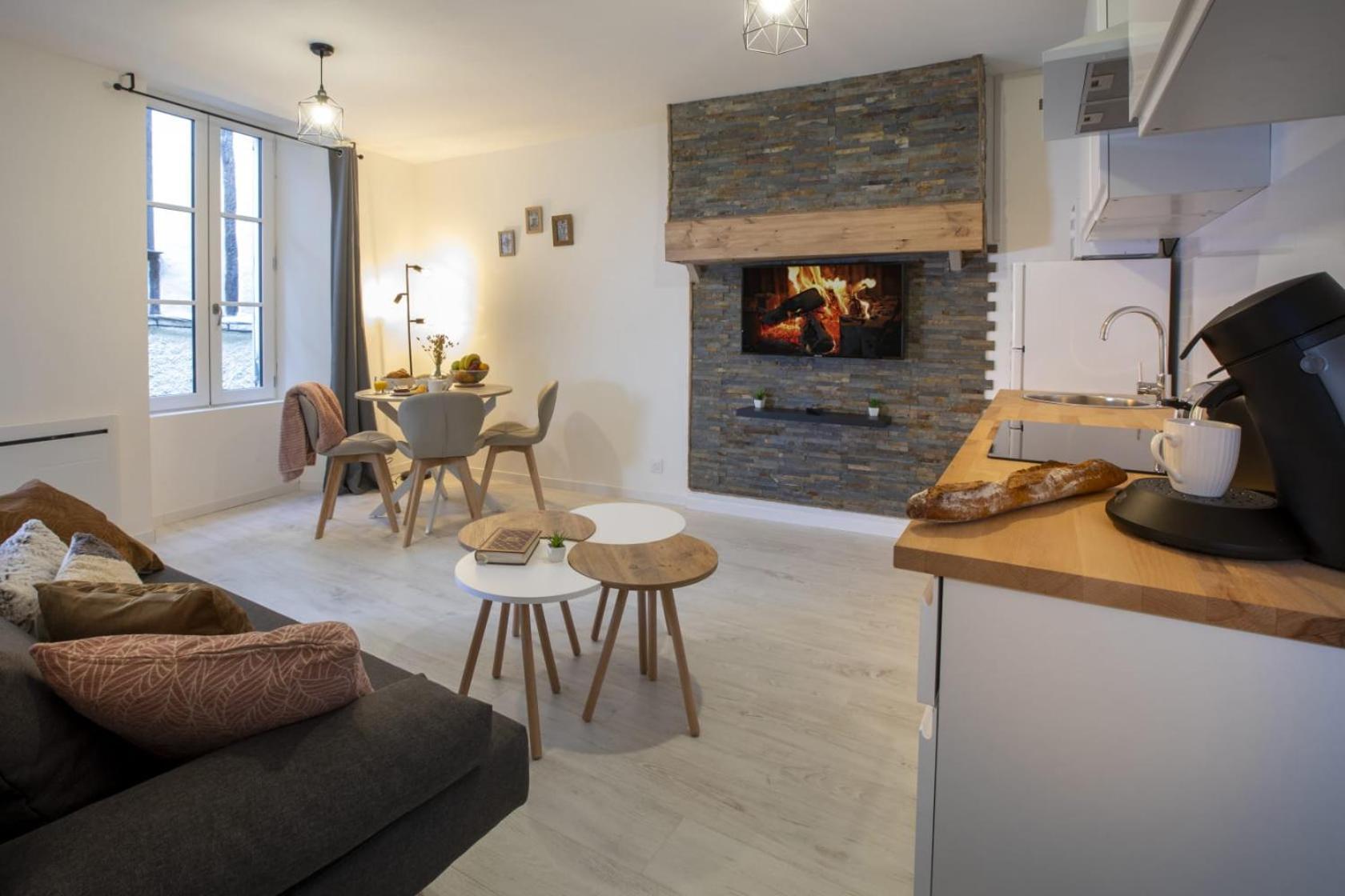 Le Nid 3 Etoiles Wifi, Netflix, Disney, Coeur De Bastide Villefranche-de-Rouergue Exterior foto